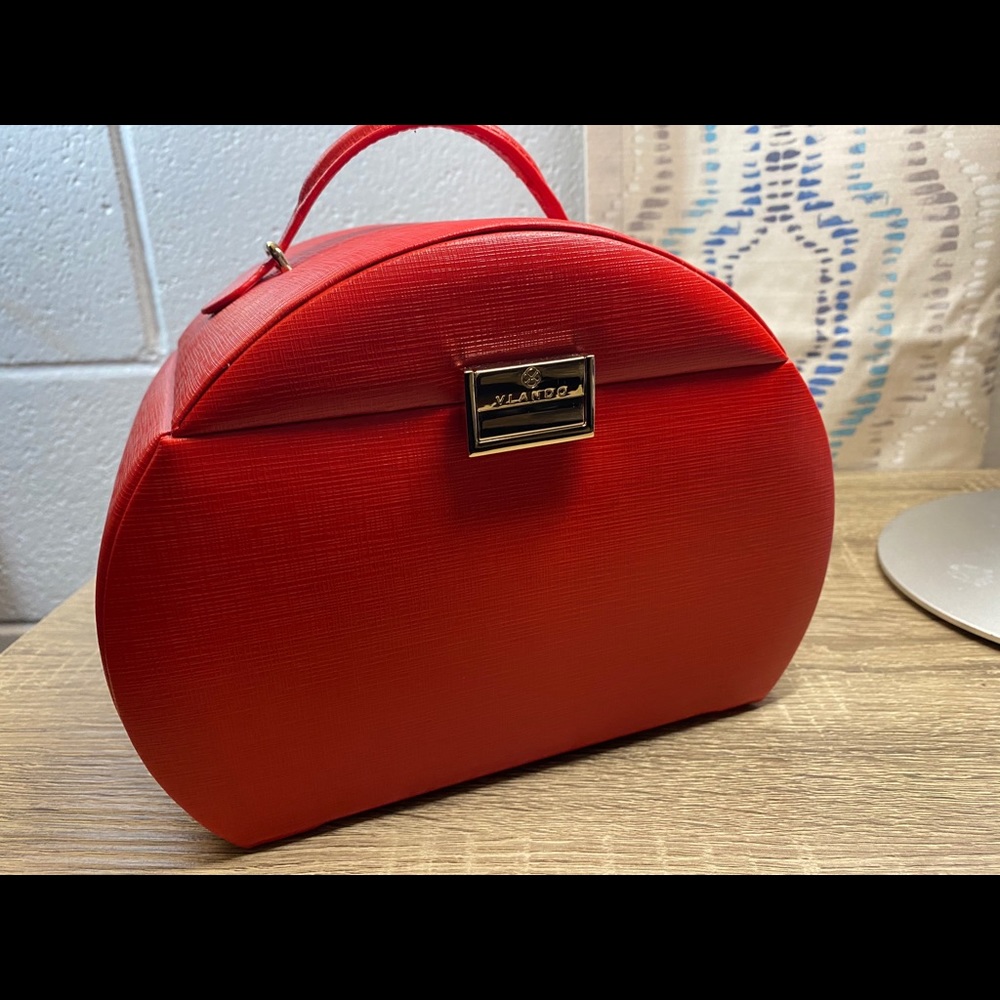Jewelry box
